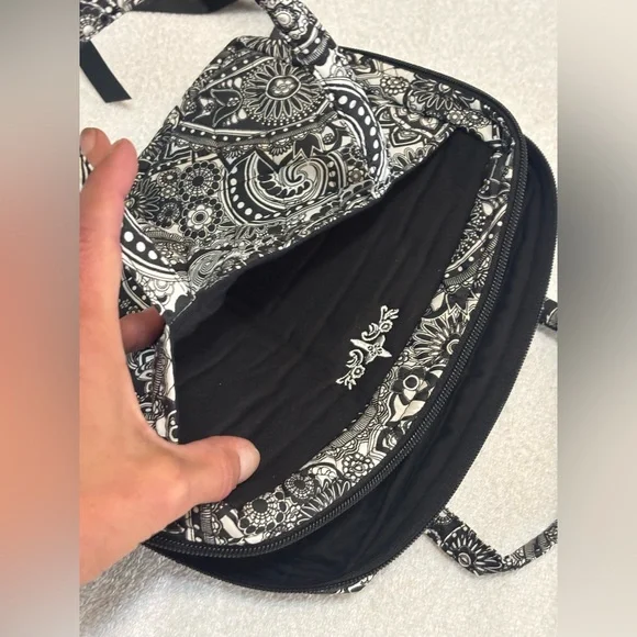 Black and White Paisley Bible Cover - Picture 3 of 7